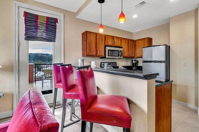 Eat-In Kitchen
