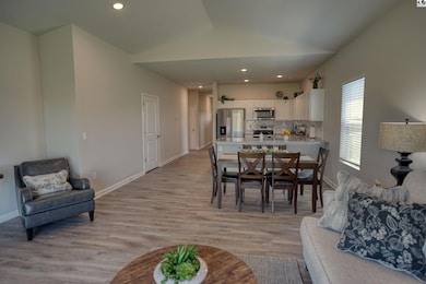 1325 Robin Dr, McPherson, KS 67460 - photo 4