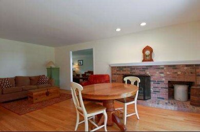 110 E Thompson Dr, Wheaton, IL 60189 - photo 5