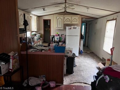 4809 Cameron Cir, Asheboro, NC 27205 - photo 3