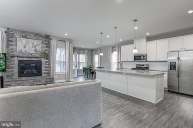 1202 Dargon Quarry Ln, Brunswick, MD 21716 - photo 5