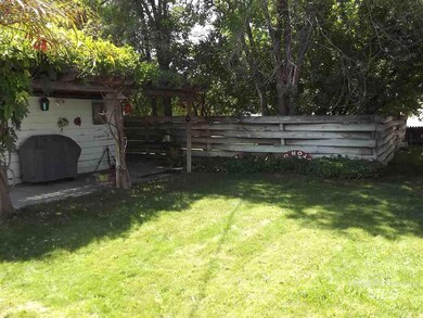 719 S Chestnut St, Nampa, ID 83686 - photo 4