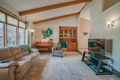 215EEdmontonDr_0002