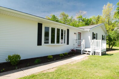 301 Sunset Rd, Roaring Brook Township, PA 18444 - photo 3