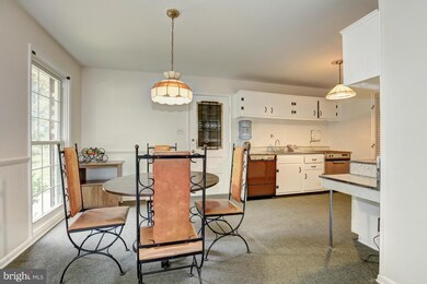 4504 Bestor Dr, Rockville, MD 20853 - photo 4