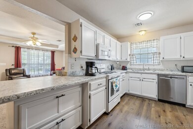 1128 E Watchorn Ave, Sapulpa, OK 74066 - photo 7