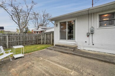33-web-or-mls-6569-bosworth-square-w