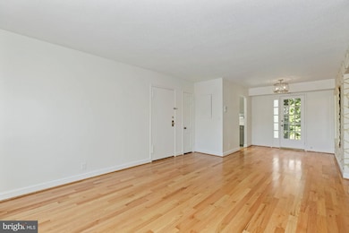 2918 S Buchanan St unit B2, Arlington, VA 22206 - photo 7