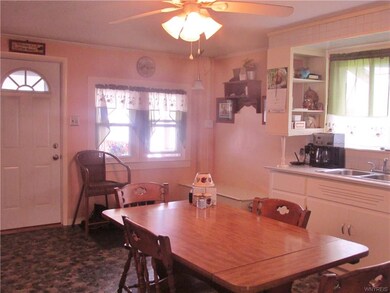 A little nook just as you walk in from the outdoor