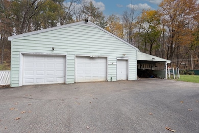 216 Fiske St, Southbridge, MA 01550 - photo 4