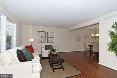 5654 Sheerock Ct, Columbia, MD 21045 - photo 6