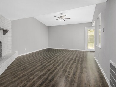 6103 Irish Hill Dr, Houston, TX 77053 - photo 7