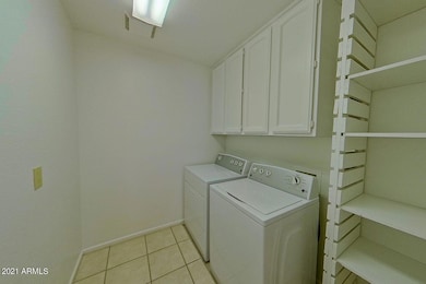 7733ENavarroAveMesaAZprint020020Laundry3