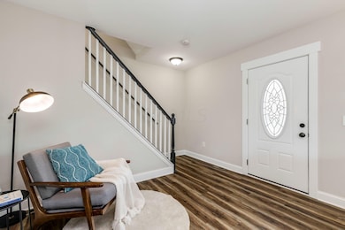 2020-04-22 541 Siebert St 08