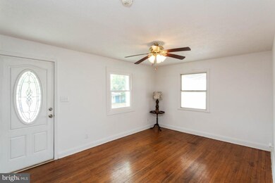 355 W 9th St, Front Royal, VA 22630 - photo 4