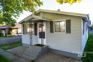 701 Union Ave, Filer, ID 83328 - photo 2