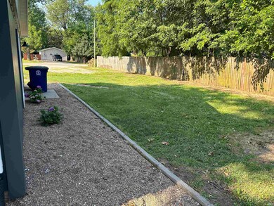 516 E Brumfield Ave, Princeton, IN 47670 - photo 6