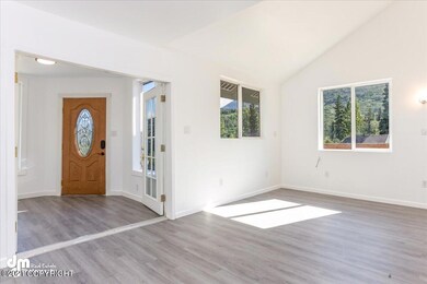 Living Room from Srctic Entry