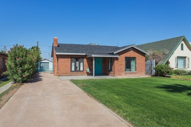 Front w: garage