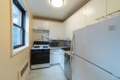 Kings Village unit 4M, Brooklyn, NY 11234 - photo 4