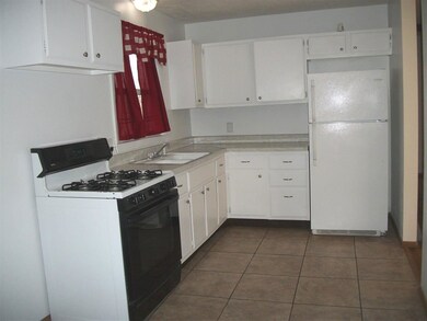 1217 Hillandale Rd, Davenport, IA 52804 - photo 2