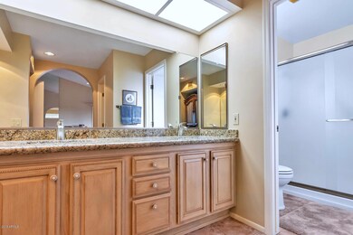 14515 W Ravenswood Dr-large-019-029-Mast