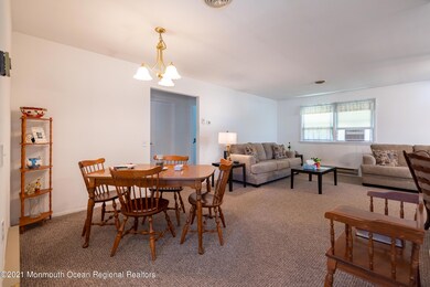 17 Rose Ln unit 70, Whiting, NJ 08759 - photo 4