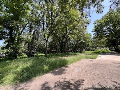 608 SE Ave d, Idabel, OK 74745 - photo 2