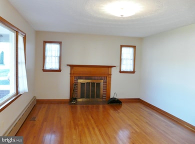 367 W Old Cross Rd, New Market, VA 22844 - photo 4