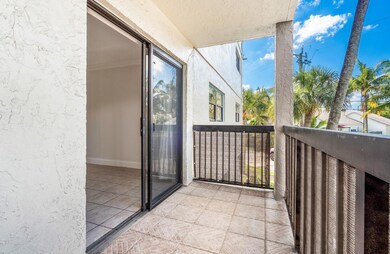 The Tennis Club II unit 200, Fort Lauderdale, FL 33311 - photo 3