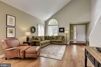 8109 Tamar Dr, Columbia, MD 21045 - photo 3