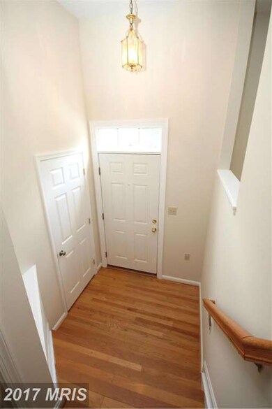 13028 Limestone Ct, Clifton, VA 20124 - photo 2