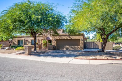 Corner lot w/ RV gate