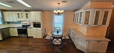 6226 Red Feather Dr, Zephyrhills, FL 33542 - photo 5