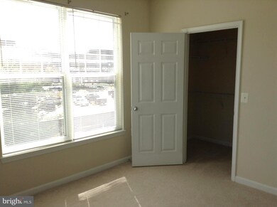 11319 Aristotle Dr unit 3-409, Fairfax, VA 22030 - photo 6