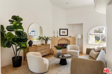 911 7th St unit D, Santa Monica, CA 90403 - photo 2