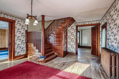 07 Foyer/Living Room