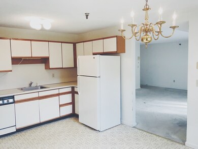 74 Tennis Plaza Rd unit 47, Dracut, MA 01826 - photo 7