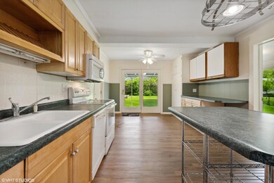 07_206NElm_177002_Kitchen_HiRes