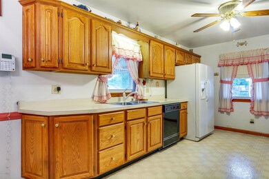 7916_ColumbineDr_40258_0507