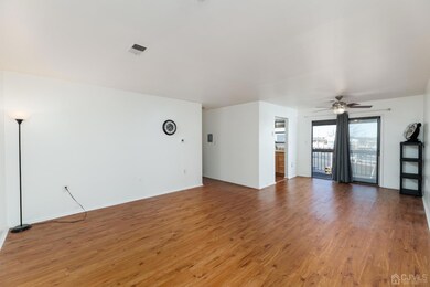 F Beverly Hil Terrace, Woodbridge Proper, NJ 07095 - photo 2