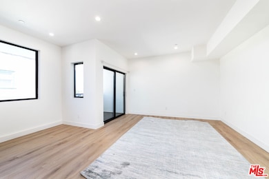 4615 St Charles Place unit 1/2, Los Angeles, CA 90019 - photo 2