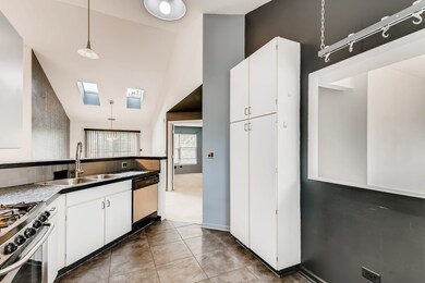 1650 Grove Ave unit C, Schaumburg, IL 60193 - photo 6