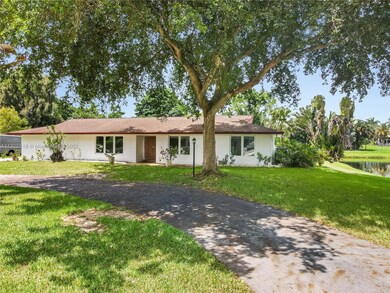 11121 SW 40th Ct, Davie, FL 33328 - photo 2