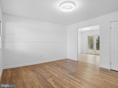 13203 Haddock Rd, Woodbridge, VA 22193 - photo 7