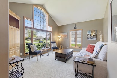 LIGHT Flooded Living Rm!
