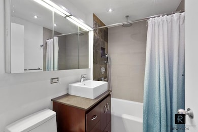 CityLights Building unit 8-F, Long Island City, NY 11109 - photo 6