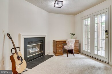 3750 Farmland Dr, Fairfax, VA 22033 - photo 4