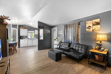 11427 Blackwell Rd unit 2, Central Point, OR 97502 - photo 4