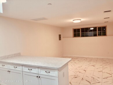 374 Crystal Ave unit 2, Staten Island, NY 10314 - photo 2